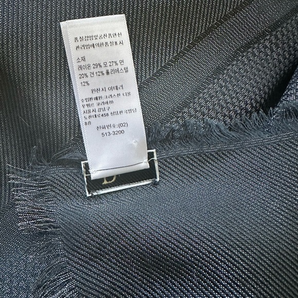 Dior Shawl - Picture 7 of 7